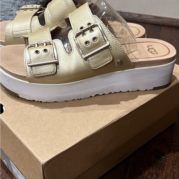 Leather gold UGG slides - Picture 4 of 5